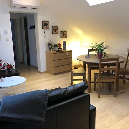 Logement Cosy A Дюрби Екстериор снимка